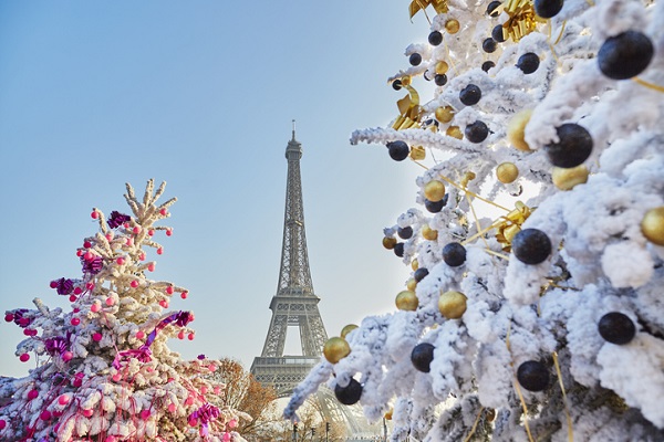 Christmas in Paris is always a good idea, especially for couples on a romantic getaway